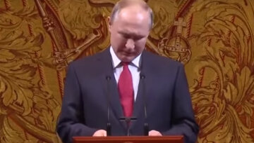 Путін зганьбився з новорічним привітанням, з'явилося відео: "три слова не може сказати"