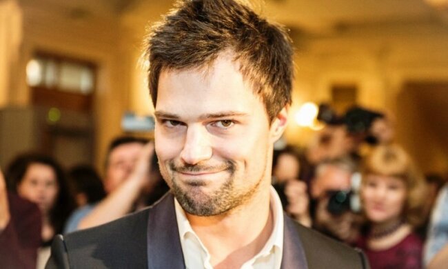 актер