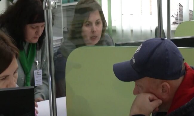 Грошова допомога для пенсіонерів у Черкаській області