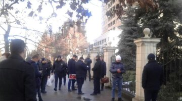 В Одесі пригрозили "підірвати" суд, ведеться термінова евакуація людей: відклали гучні справи