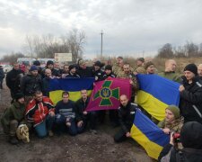 Пленные бойцы ВСУ, которых держали в печальноизвестной Еленовке, вернулись домой: первые кадры