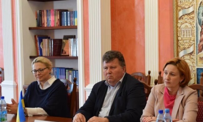 Реванш Бугрова: Хто стоїть за кандидатами на посаду ректора КНУ