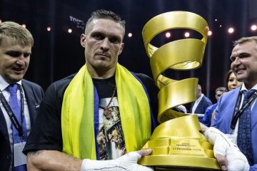 Александр Усик