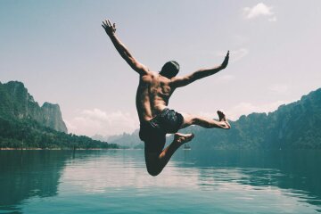 happy_1535464150-1140×570