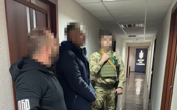 Пытался сбежать, но не получилось: "начальника полиции" поймали на освобожденной Харьковщине, фото