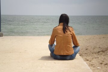 море женщина девушка одиночество весна погода