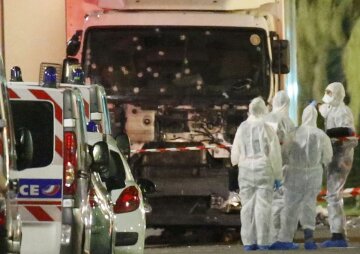 50 человек находятся между жизнью и смертью после теракта в Ницце