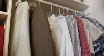 Как навести порядок в шкафу с одеждой: успешные приемы и примеры с фото