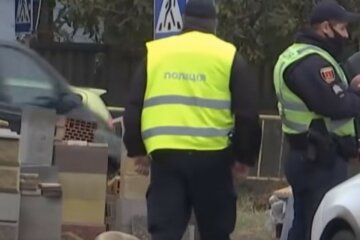 Поки п'яна мама спала: дворічна дівчинка випала з балкона у Львові, трагічні подробиці