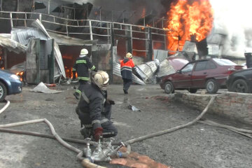 пожар на СТО в Харькове
