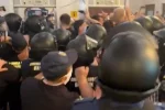 Обурені українці пішли на штурм в центрі Києва, натовп не зупинити: кадри прориву