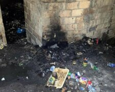 Оскорбил ребенка: мужчину облили горючим и подожгли в Киеве, кадры