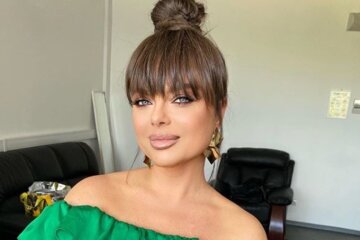 Наташа Корольова виставила на посміховисько 75-річну маму в дірявих штанях: "Так, пластика не завжди прикрашає..."