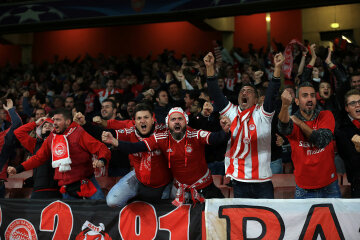 Arsenal FC v Olympiacos FC — UEFA Champions League