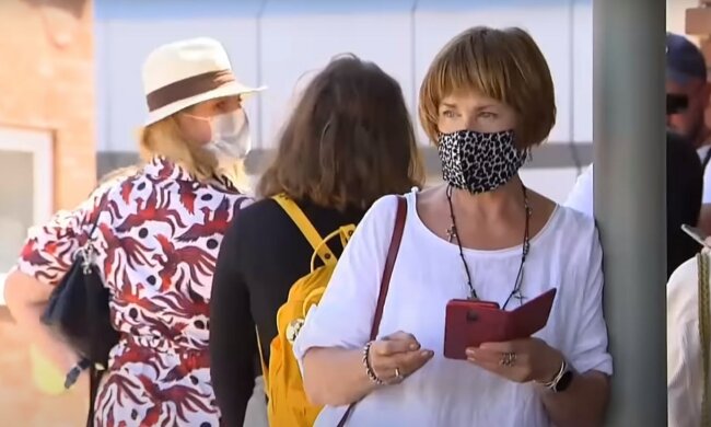 карантин маски люди украинцы