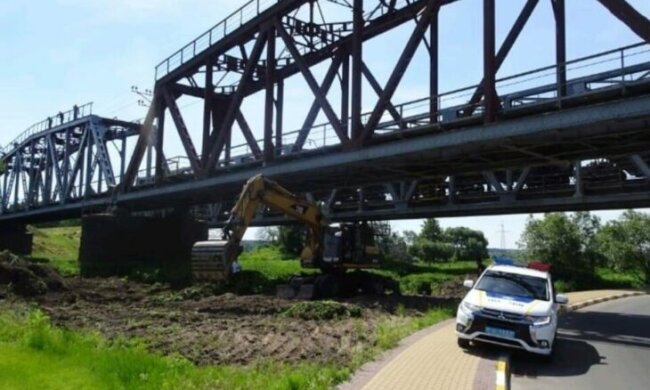 На Київщині підлітка вдарило струмом, хлопець отримав численні опіки: "приїхав до друзів і..."