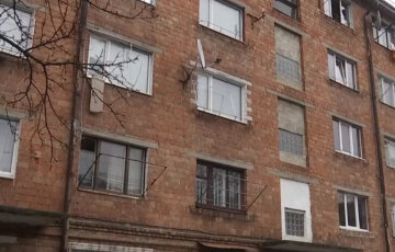 "Был в комнате один": 10-летний украинец выпал из окна многоэтажки, что известно о малыше