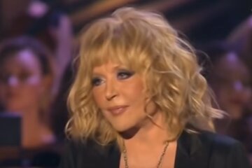 Алла Пугачева в черной шляпке и с темным макияжем взбудоражила сеть: "Эти глаза говорят о..."