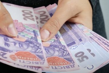 денежная помощь в Киеве