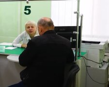 Грошова допомога для пенсіонерів у Київській області
