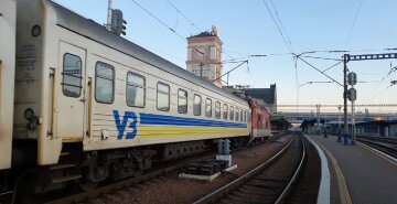 поїзд, вокзал, Укрзалізниця