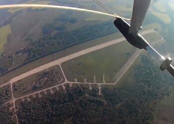 Взрывы на аэродроме в Беларуси, в Сети оказались фото с места: "Следы от пожара напоминают контуры..."