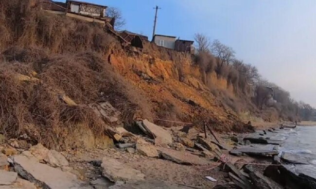 НП під Одесою: обрушився великий зсув, з'явилося відео