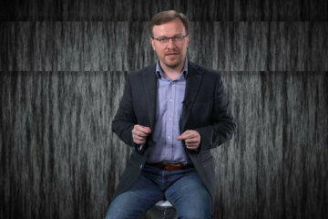 С остановкой денег в экономике наступает паралич многих сфер, - Алексей Толкачев