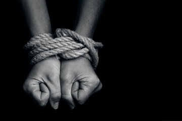 торговля людьми рабство