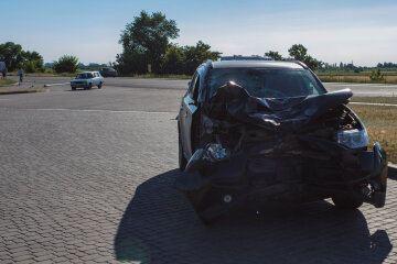 ”На його очах загинули брат і мати”: в Дніпрі автомобіль в’їхав в людей, кадри страшної аварії