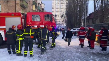 Киев атакован, появились кадры и подробности последствий: "Много скорых и спасателей"