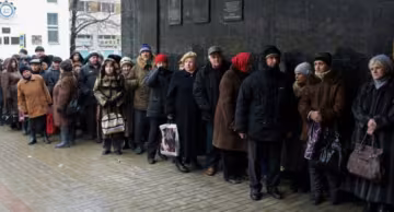 На Донбасі пенсіонерів «кидають» на гроші