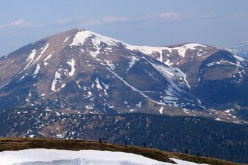 На вершине горы в Карпатах застряли украинцы: молили о помощи, подробности ЧП
