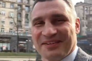 Кличко засвітив "копійчану" зарплату за серпень: "перед виборами ближче до народу"