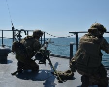 Військові кораблі в Чорному морі привели в бойову готовність: з'явилися подробиці і фото