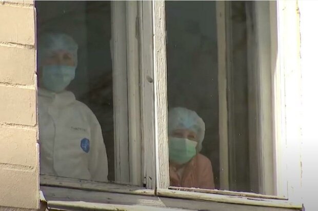 Киевляне массово болеют пневмонией, срочное заявление: "Было госпитализировано больше..."