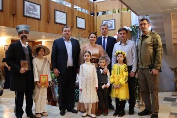 Читатели Национальной библиотеки Украины для детей посетили бал в Шевченкову музыку