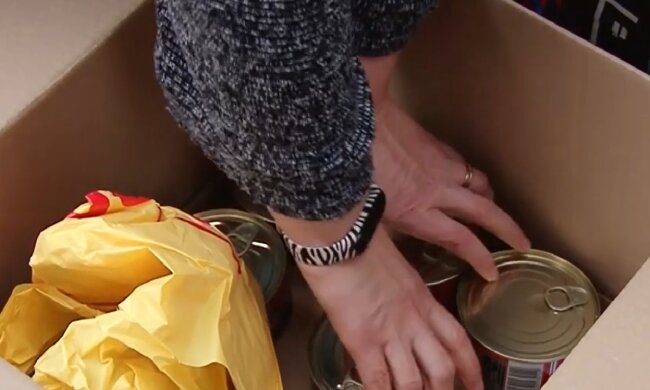 Безкоштовні продукти для ВПО та пенсіонерів у Полтаві