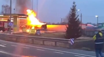Загроза вибуху під Києвом, вогонь охопив цистерну з бензином: нові кадри з місця