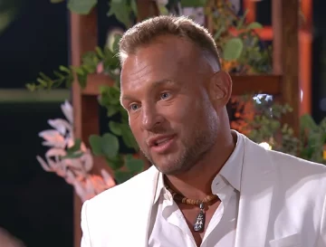 "Я зробив пропозицію на всю країну": зірка "Холостячки" Плахотнюк розкрив подробиці свого роману після шоу