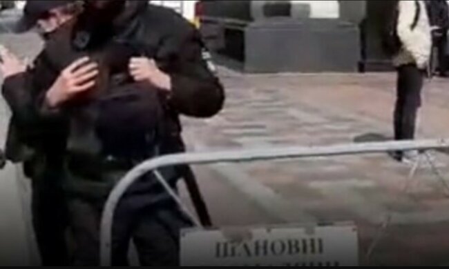 У Харкові "замінували" ТРЦ: на місце виїхали оперативники, деталі