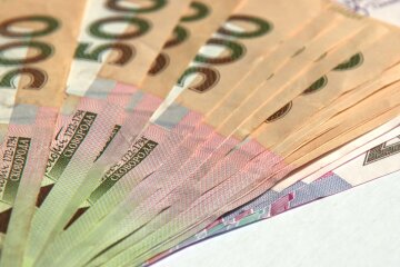Розкрито зухвалу схему “пограбування” українців: “Час збирати врожай”, відео