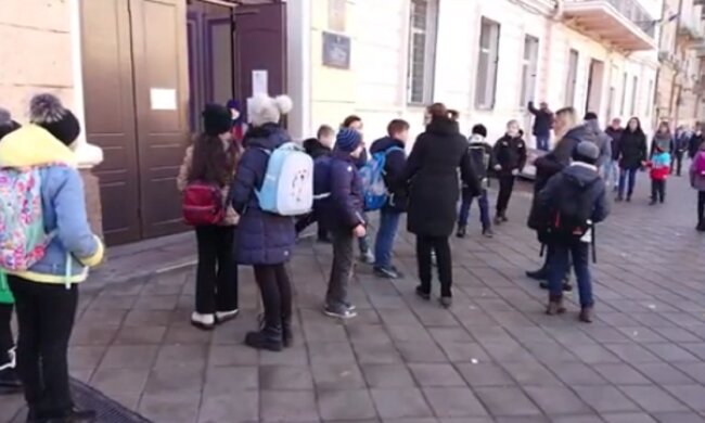 Брак шкіл і дитсадків призвів до колапсу в Одесі: "на кожні 100 місць припадає..."