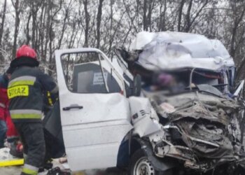 Грузовик протаранил автобус с украинцами, сразу 10 жертв: появились первые детали трагедии