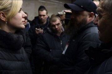 Йдіть до президента – ДФС відправила активістів зі скаргами на корупцію до президента та прем’єра