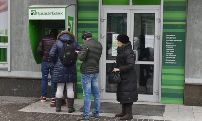 Клиенты ПриватБанка под угрозой: мошенники проворачивают чудовищную схему по «откачиванию» денег