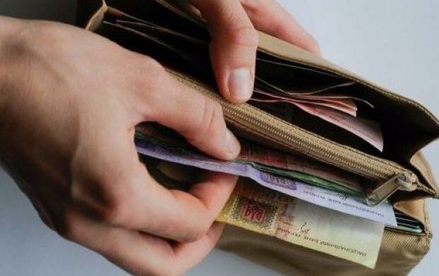 Львовским чиновникам увеличили зарплаты на сотни тысяч: «Будет взято из бюджета»