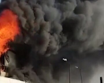 Клубы огня и дыма: в россии бушует новый пожар, спасатели не справляются