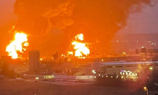 Пожар вспыхнул на нефтебазе в российском Белгороде: стало известно о пострадавших