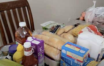 Безкоштовні продукти для ВПО та пенсіонерів в Одесі